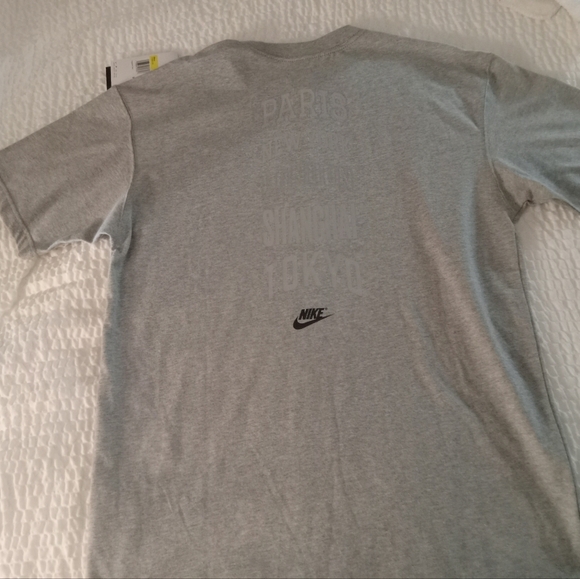 Nike Air Max 90  T Shirt crew Grey Hj0580-063 - Picture 2 of 6